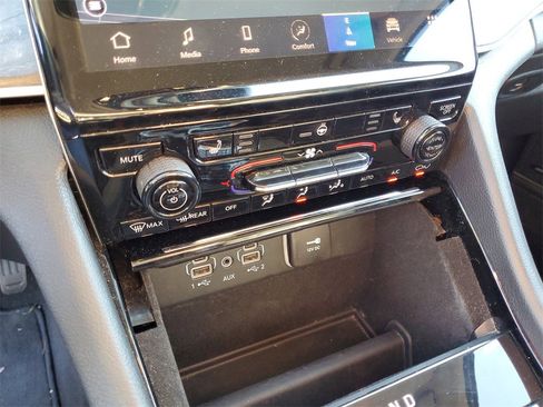 Used 2021 Jeep Grand Cherokee L Limited image 25