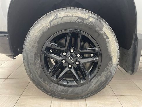 Used 2023 Chevrolet Silverado 1500 Custom Trail Boss AWD/4WD image 6