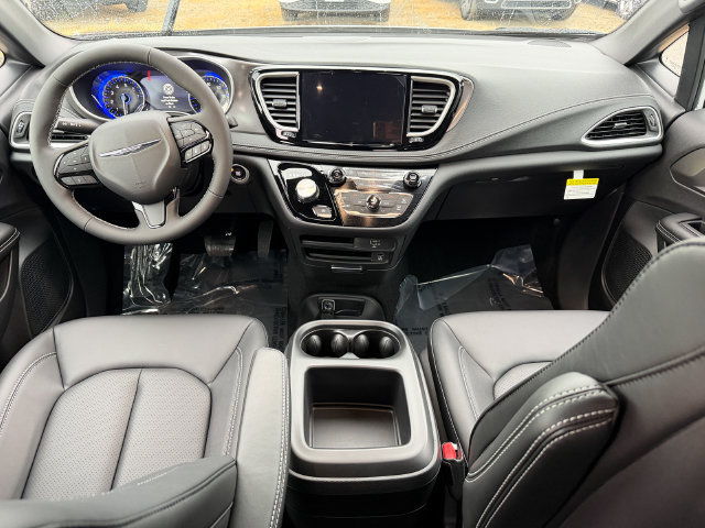 New 2026 Chrysler Pacifica Select AWD/4WD image 26