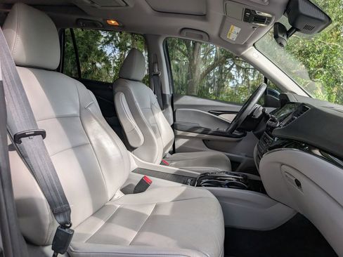 Used 2019 Honda Pilot Elite image 14