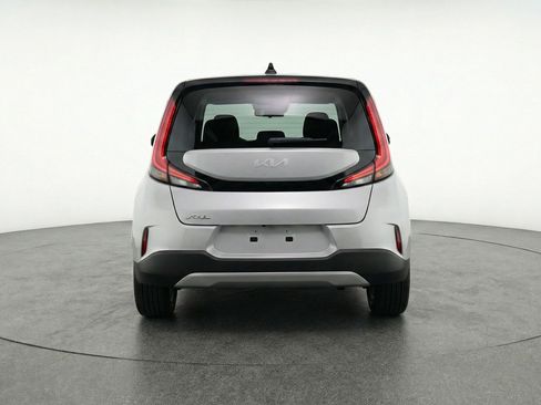 Used 2025 Kia Soul LX w/ LX Technology Package image 7