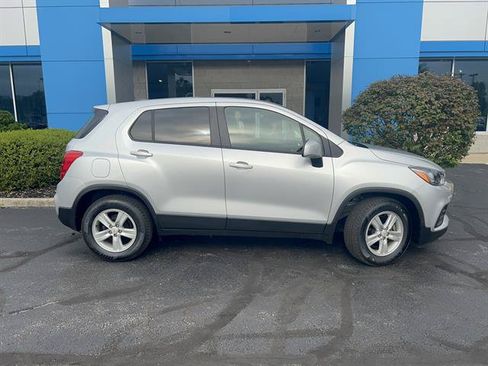Used 2020 Chevrolet Trax LS w/ Tint and Cruise Package FWD image 8