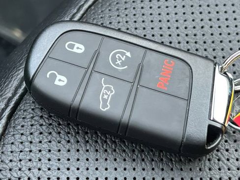 Used 2024 Jeep Compass Trailhawk w/ Trailhawk Elite Group AWD/4WD image 34