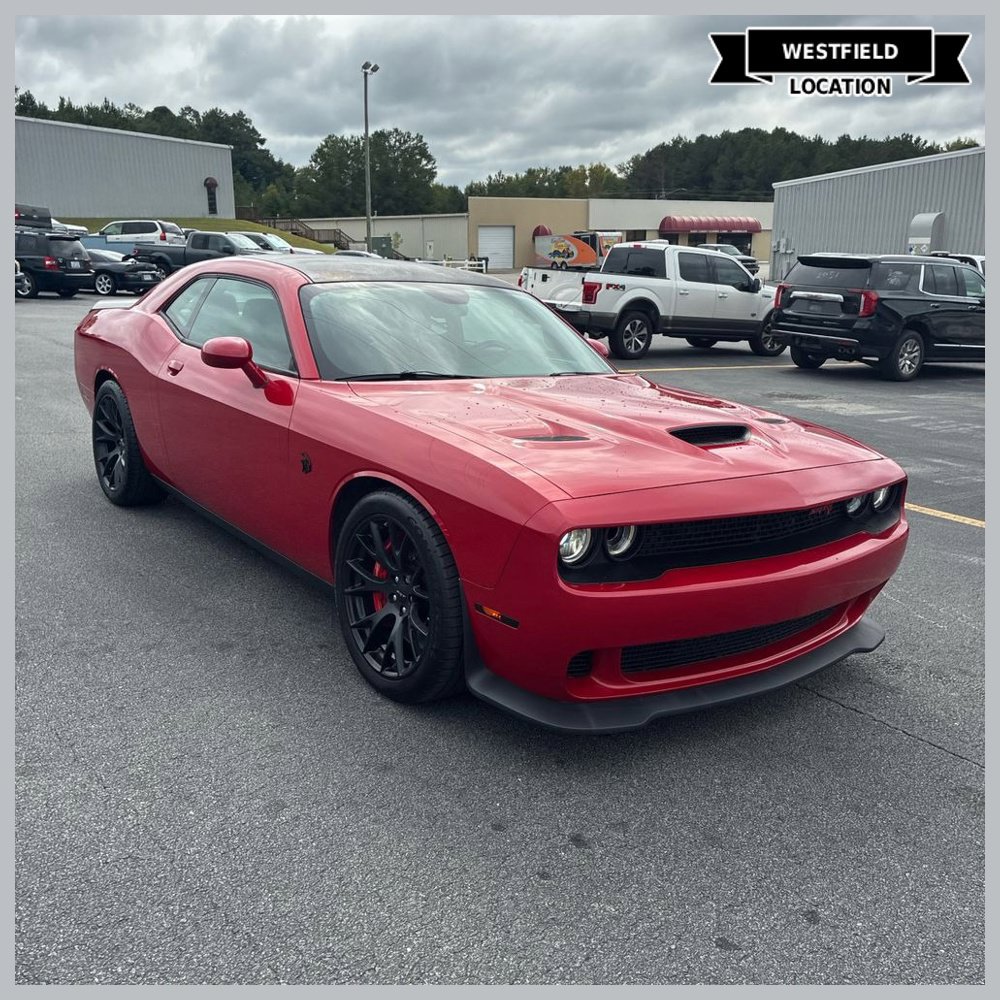Used 2015 Dodge Challenger SRT Hellcat RWD image 1