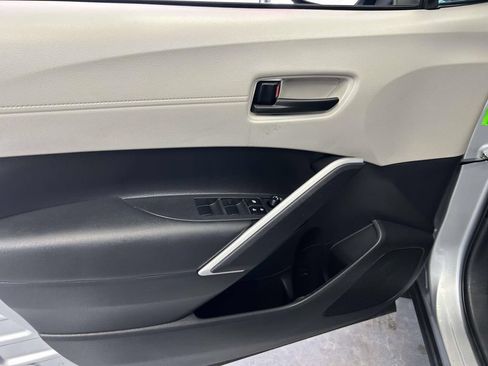 Used 2025 Toyota Corolla Cross L FWD image 15