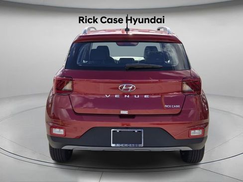 Certified 2025 Hyundai Venue Limited image 4