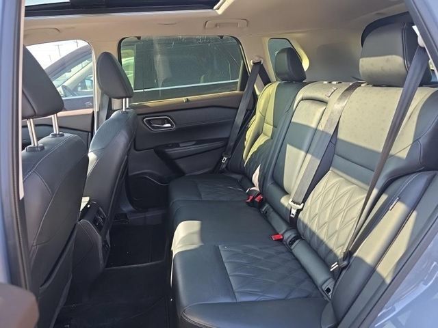 Used 2023 Nissan Rogue Platinum w/ Platinum Premium Package FWD image 10