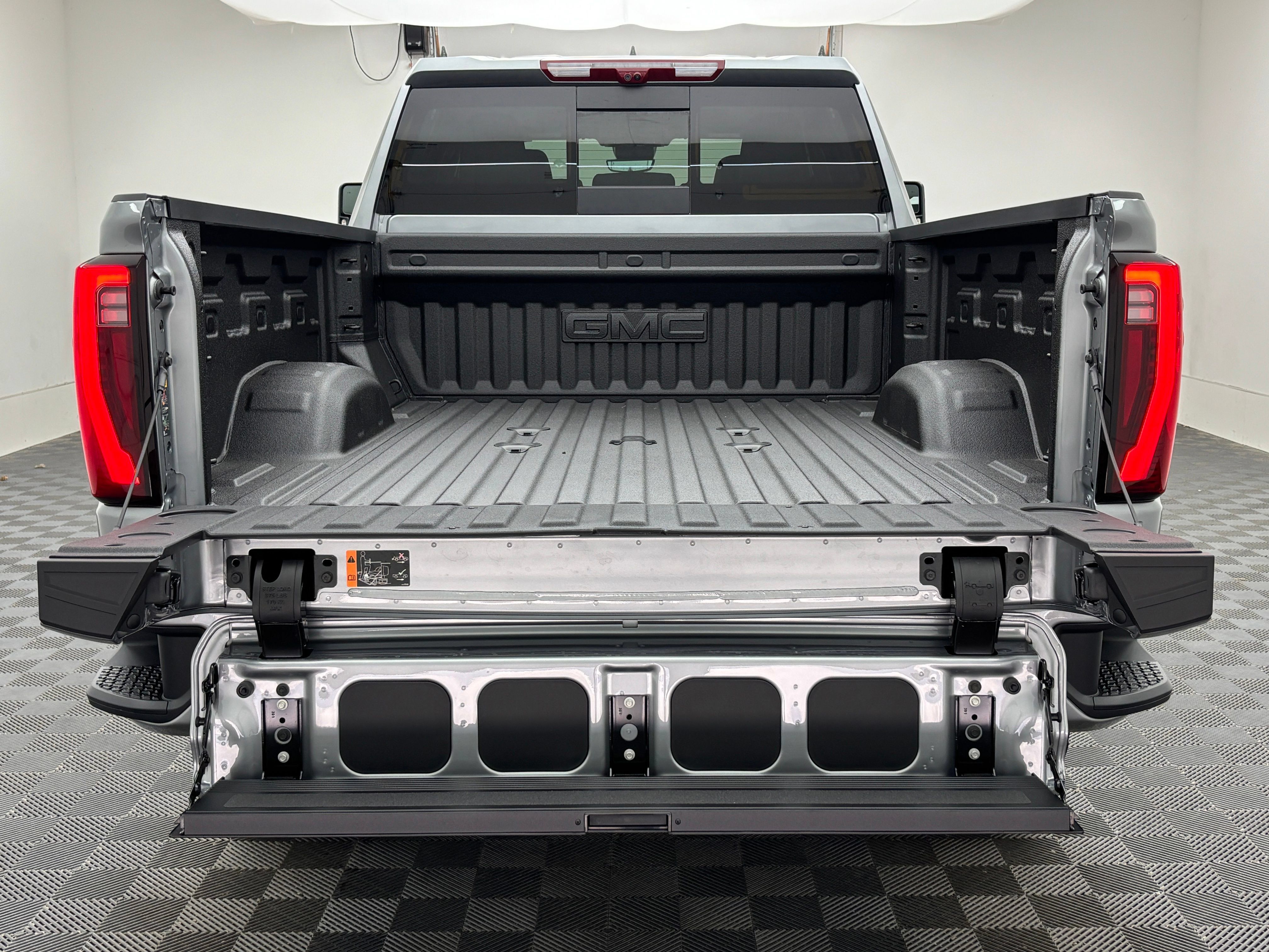 New 2026 GMC Sierra 2500 Denali w/ Denali Reserve Package AWD/4WD image 11