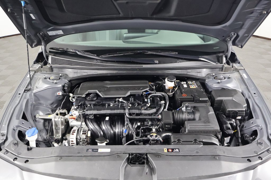 Used 2024 Hyundai Elantra SE FWD image 15