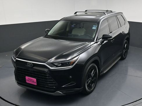 Used 2025 Toyota Grand Highlander AWD image 18