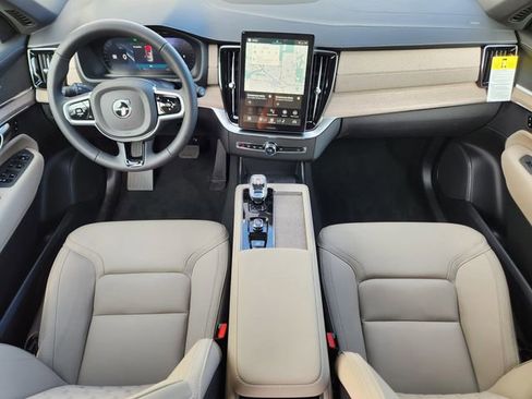 New 2026 Volvo XC90 B5 Core image 11