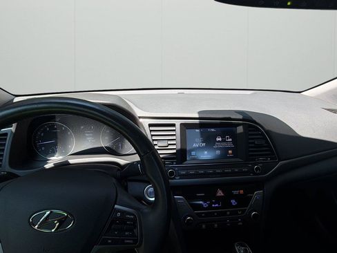 Used 2017 Hyundai Elantra Value Edition FWD image 20
