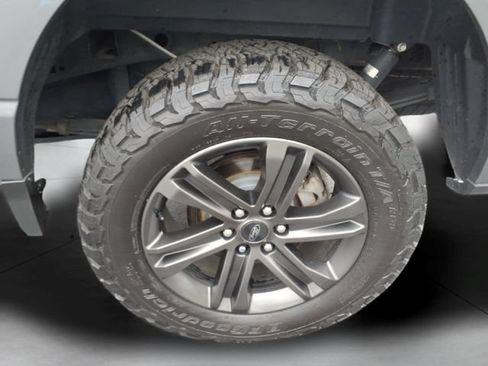 Used 2021 Ford F150 Lariat w/ Equipment Group 502A High AWD/4WD image 16