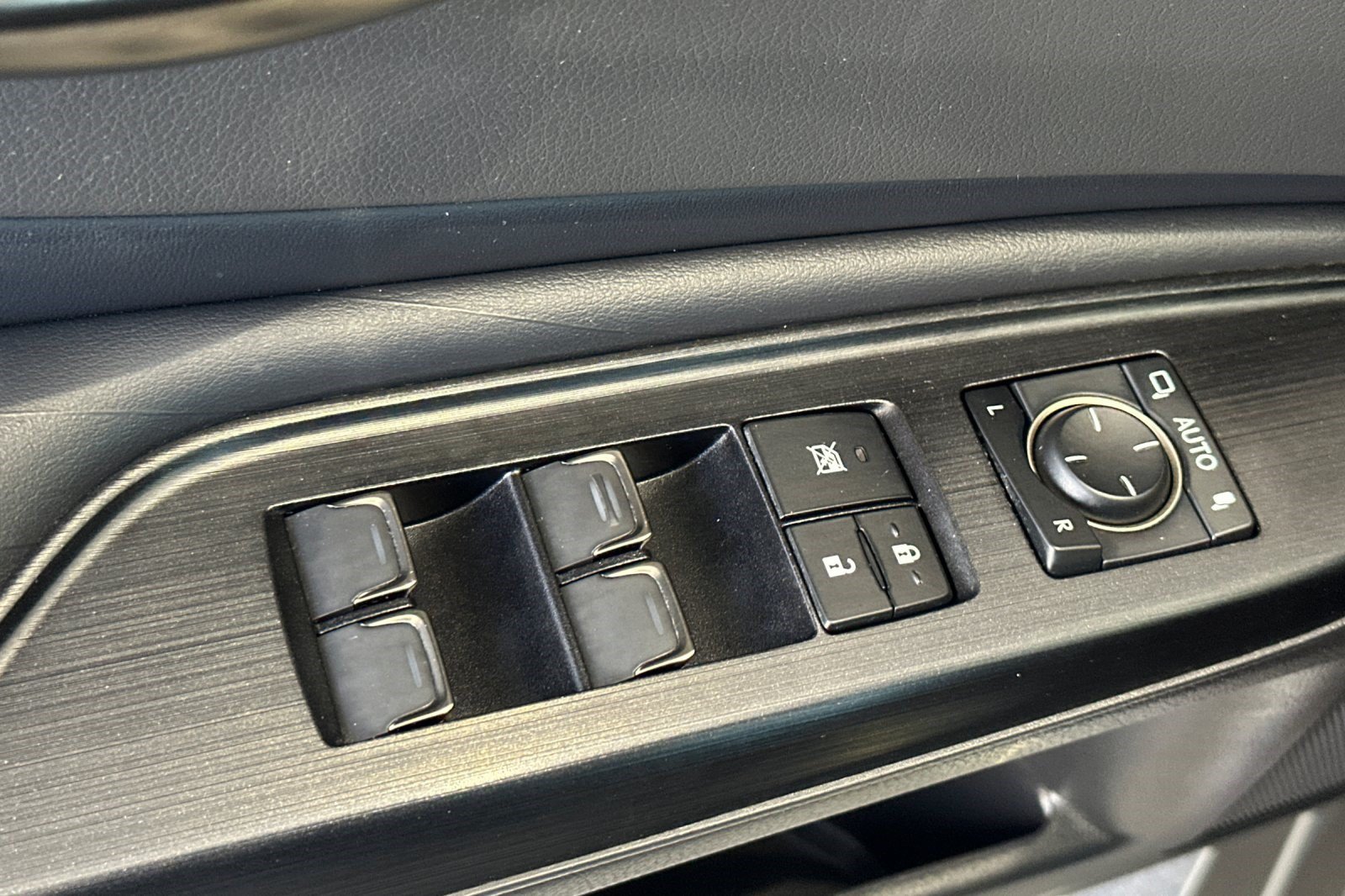 Certified 2021 Lexus ES 350 Ultra Luxury w/ Accessory Package 2 FWD image 13