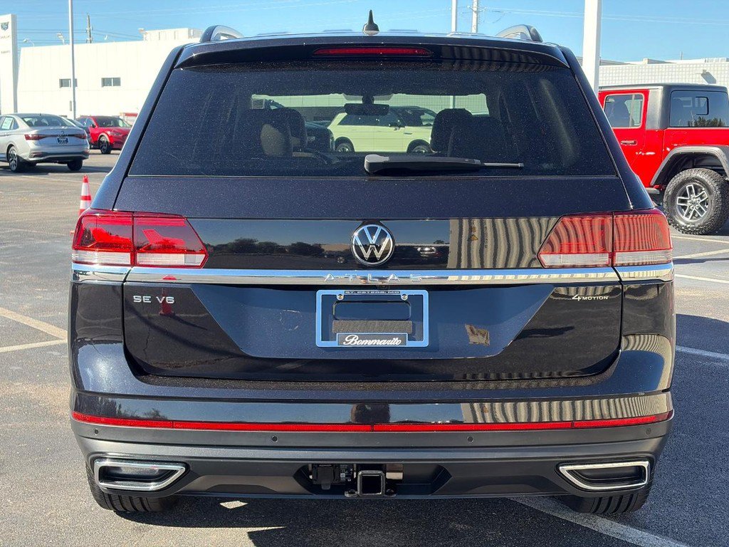 Used 2023 Volkswagen Atlas SE w/ Black Wheel Package AWD/4WD image 4