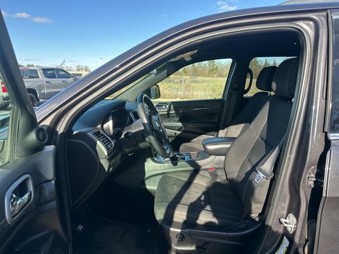 Used 2018 Jeep Grand Cherokee Laredo image 17