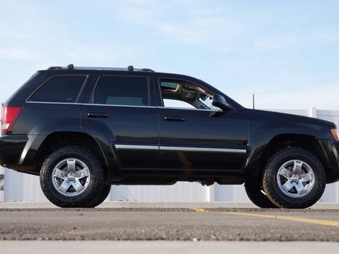 Used 2007 Jeep Grand Cherokee Overland AWD/4WD image 27