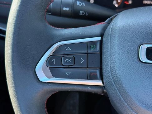 Used 2025 Jeep Compass Trailhawk AWD/4WD image 15