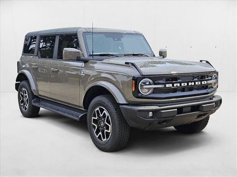 New 2025 Ford Bronco Outer Banks image 7