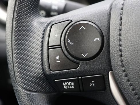 Used 2018 Toyota RAV4 LE image 18