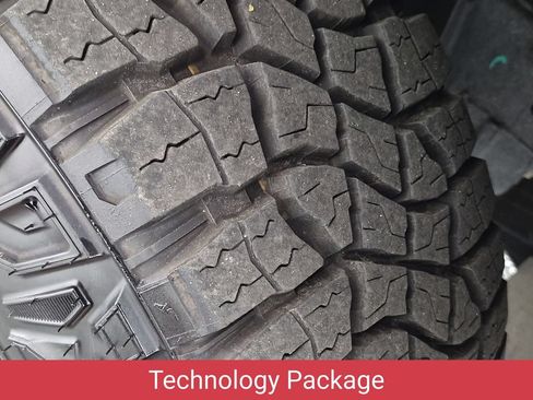 Certified 2025 Chevrolet Colorado ZR2 w/ Technology Package AWD/4WD image 13
