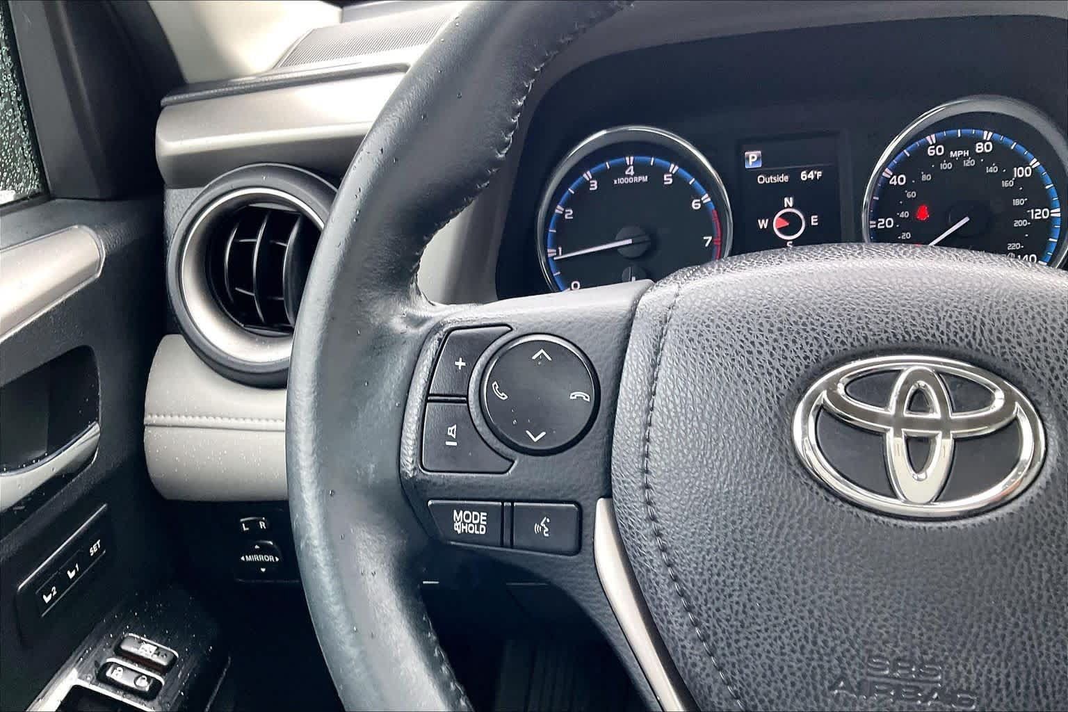 Used 2016 Toyota RAV4 Limited FWD image 25