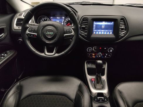 Used 2018 Jeep Compass Latitude w/ Popular Equipment Group FWD image 22