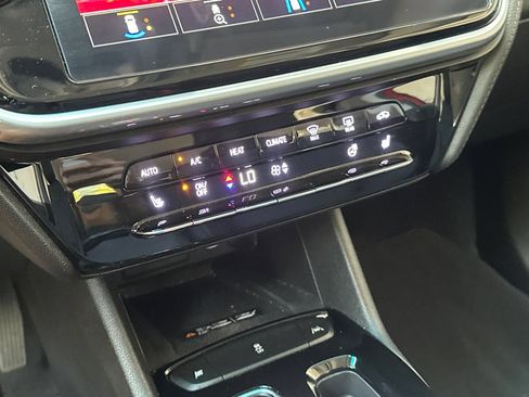 Used 2023 Chevrolet Bolt LT w/ Infotainment Package FWD image 28