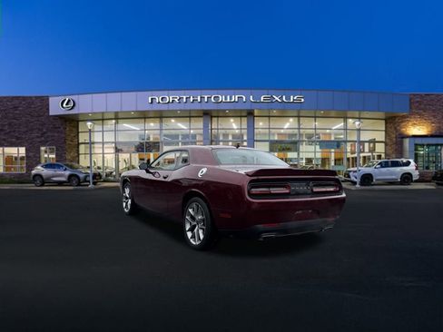 Used 2022 Dodge Challenger SXT w/ Plus Package image 18