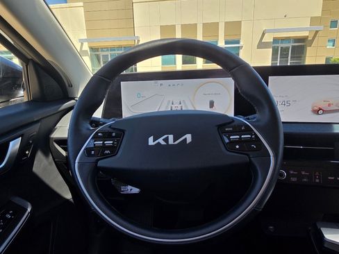 Used 2024 Kia EV6 Light AWD/4WD image 28