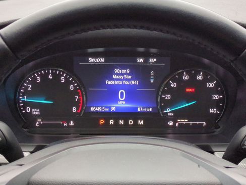 Used 2020 Ford Explorer XLT image 33