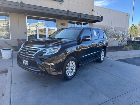 Used 2019 Lexus GX 460 Premium w/ Premium Package AWD/4WD image 2