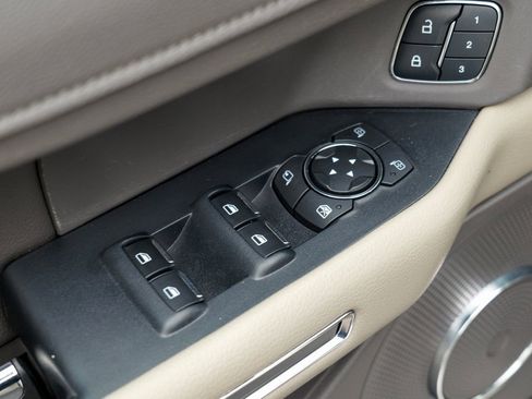 Used 2018 Ford Expedition XLT w/ Equipment Group 202A image 15