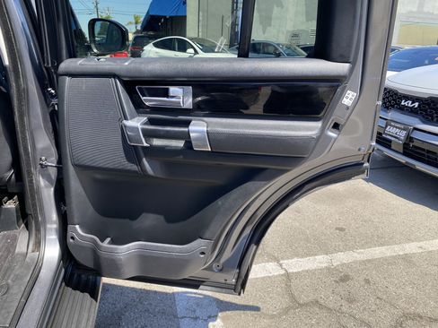 Used 2016 Land Rover LR4 HSE Silver Edition AWD/4WD image 23
