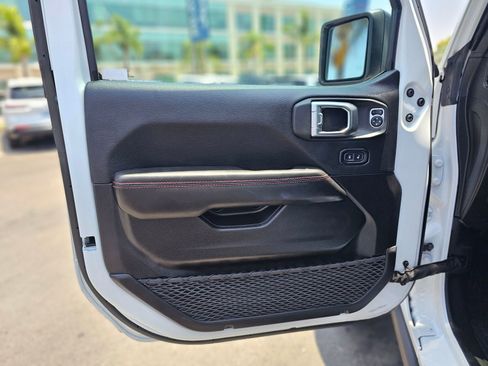 Used 2025 Jeep Wrangler Unlimited Rubicon w/ Safety Group AWD/4WD image 21