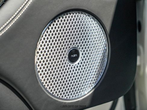 Used 2021 Bentley Bentayga AWD/4WD image 24