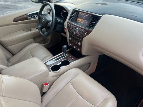 Used 2020 Nissan Pathfinder Platinum image 8