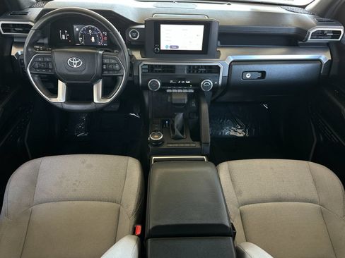 Used 2025 Toyota 4Runner SR5 AWD/4WD image 12