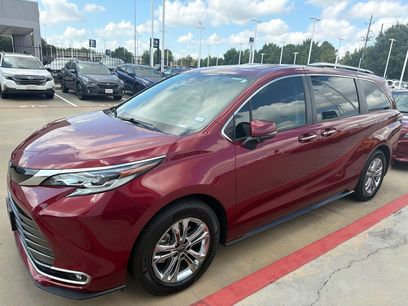 Used 2022 Toyota Sienna Platinum