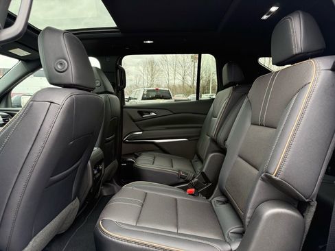 New 2026 Chevrolet Traverse High Country image 12