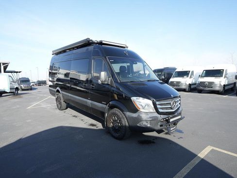Used 2015 Mercedes-Benz Sprinter 2500 image 2