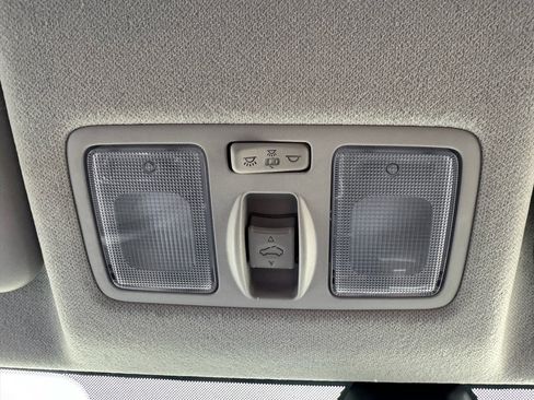 Used 2022 Hyundai Venue SEL w/ Cargo Package image 23