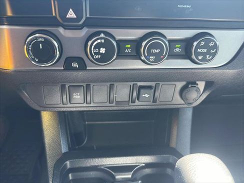 Certified 2020 Toyota Tacoma SR w/ SR Convenience Package AWD/4WD image 20