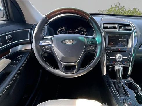Used 2016 Ford Explorer Platinum image 5
