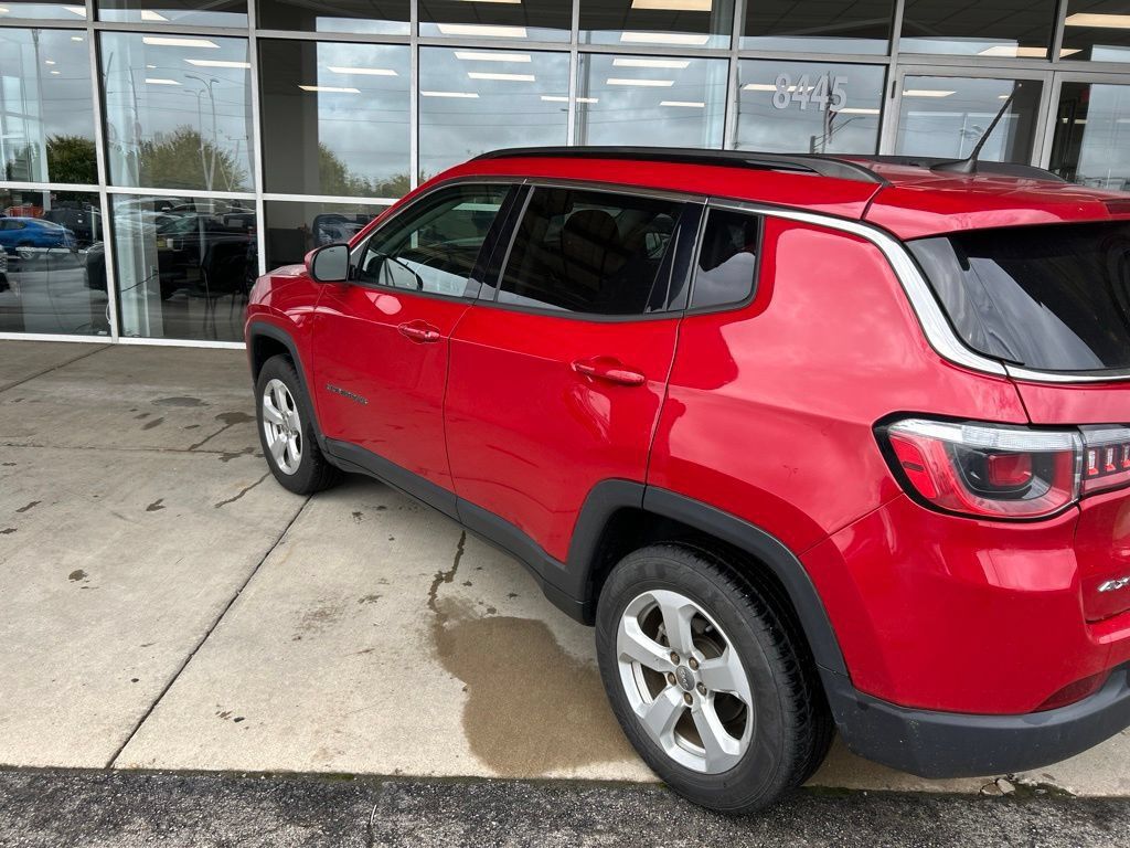 Used 2019 Jeep Compass Latitude w/ Popular Equipment Group AWD/4WD image 4