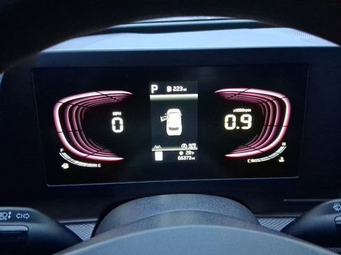 Used 2024 Kia Sportage LX image 19