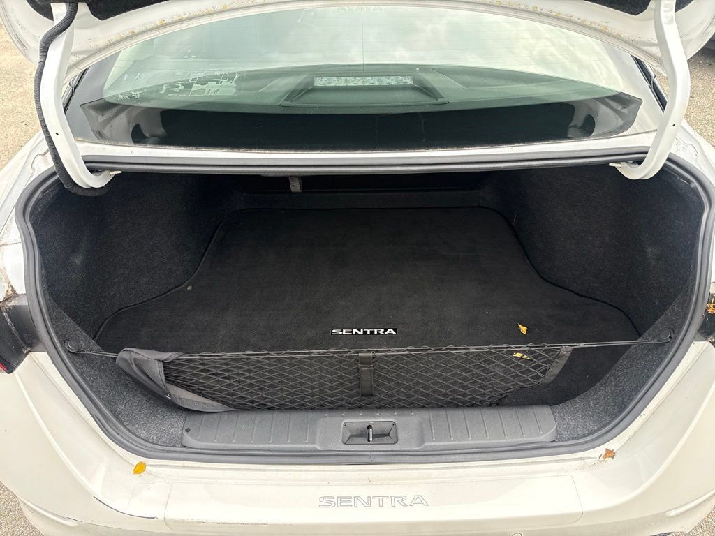 Used 2020 Nissan Sentra SR w/ Electronics Package FWD image 22
