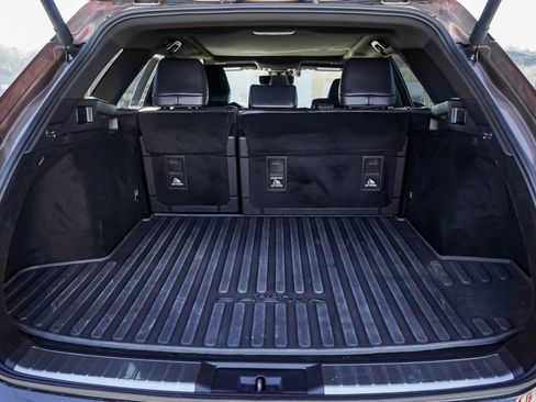 Certified 2025 Toyota Crown Signia image 14