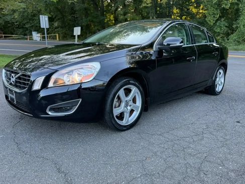 Used 2012 Volvo S60 T5 FWD image 3