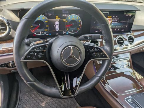 Used 2023 Mercedes-Benz E 350 4MATIC Sedan image 10